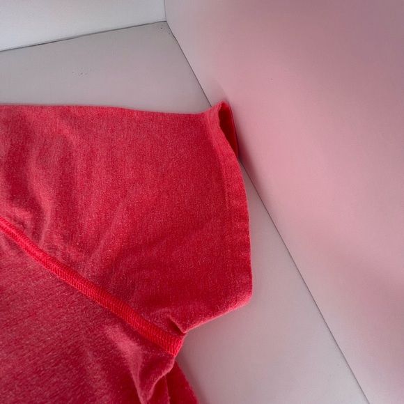 girls Under Armour short sleeve athletic shirt - Picture 6 of 6